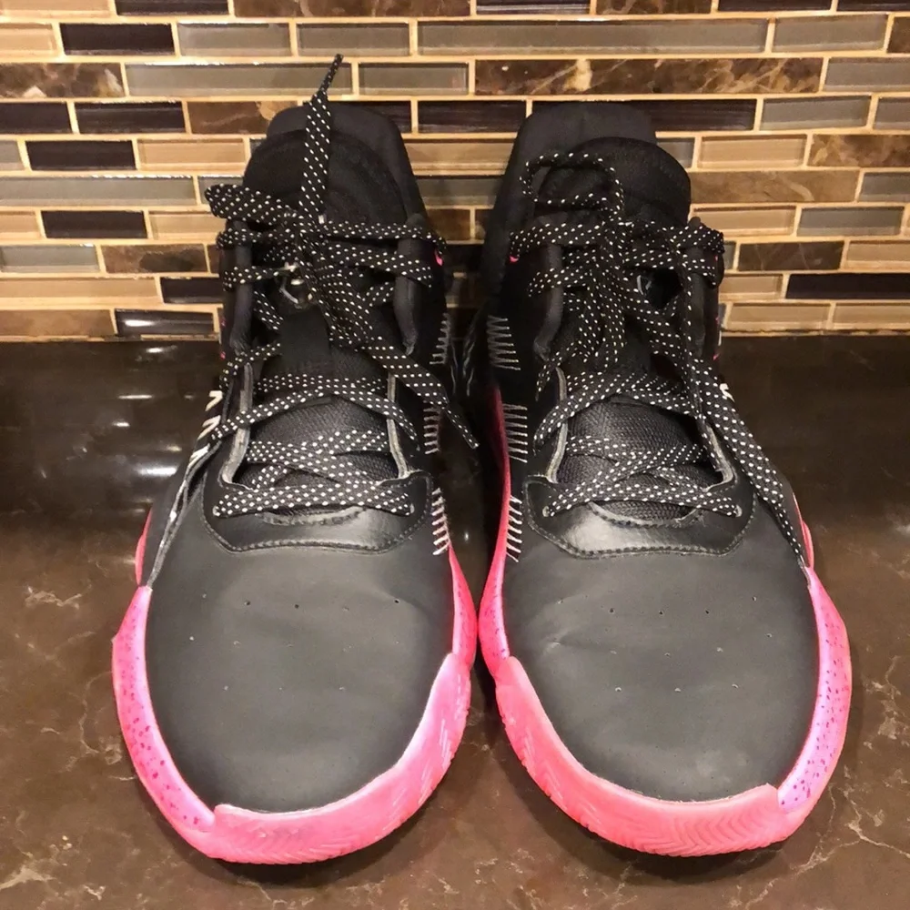 Adidas Donovan Mitchell DON Issue 1 Venom/ Symbiote Spider-Man Size 10 Cavaliers